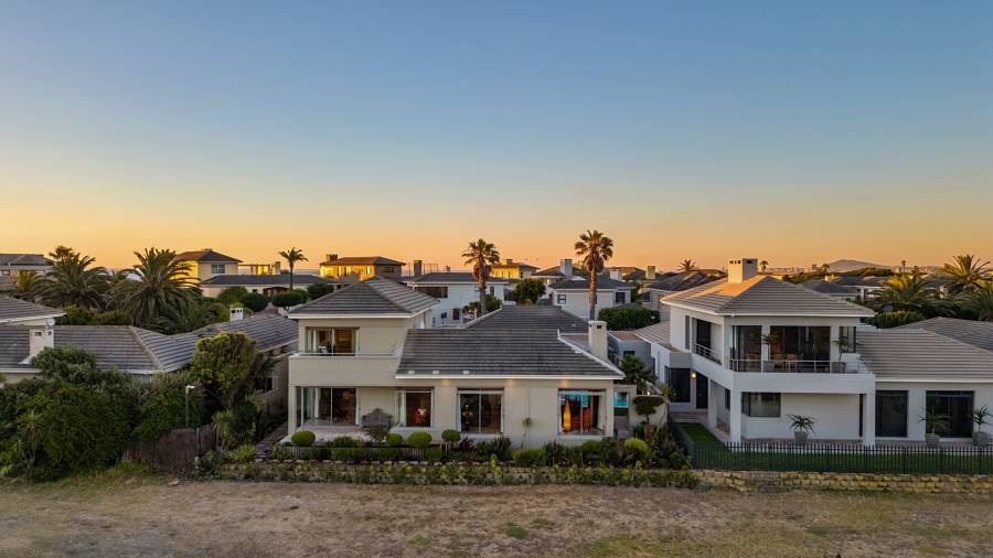 5 Bedroom Property for Sale in Sunset Links Western Cape